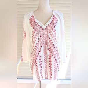 J.Jill Women’s white with red Tribal accents blouse Size Small